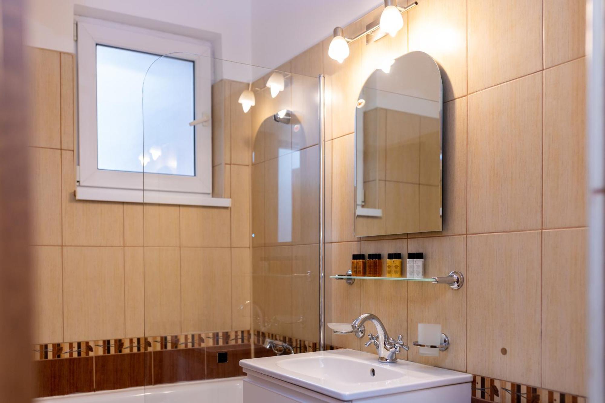 Apartament Octavia Hunedoara Exteriér fotografie