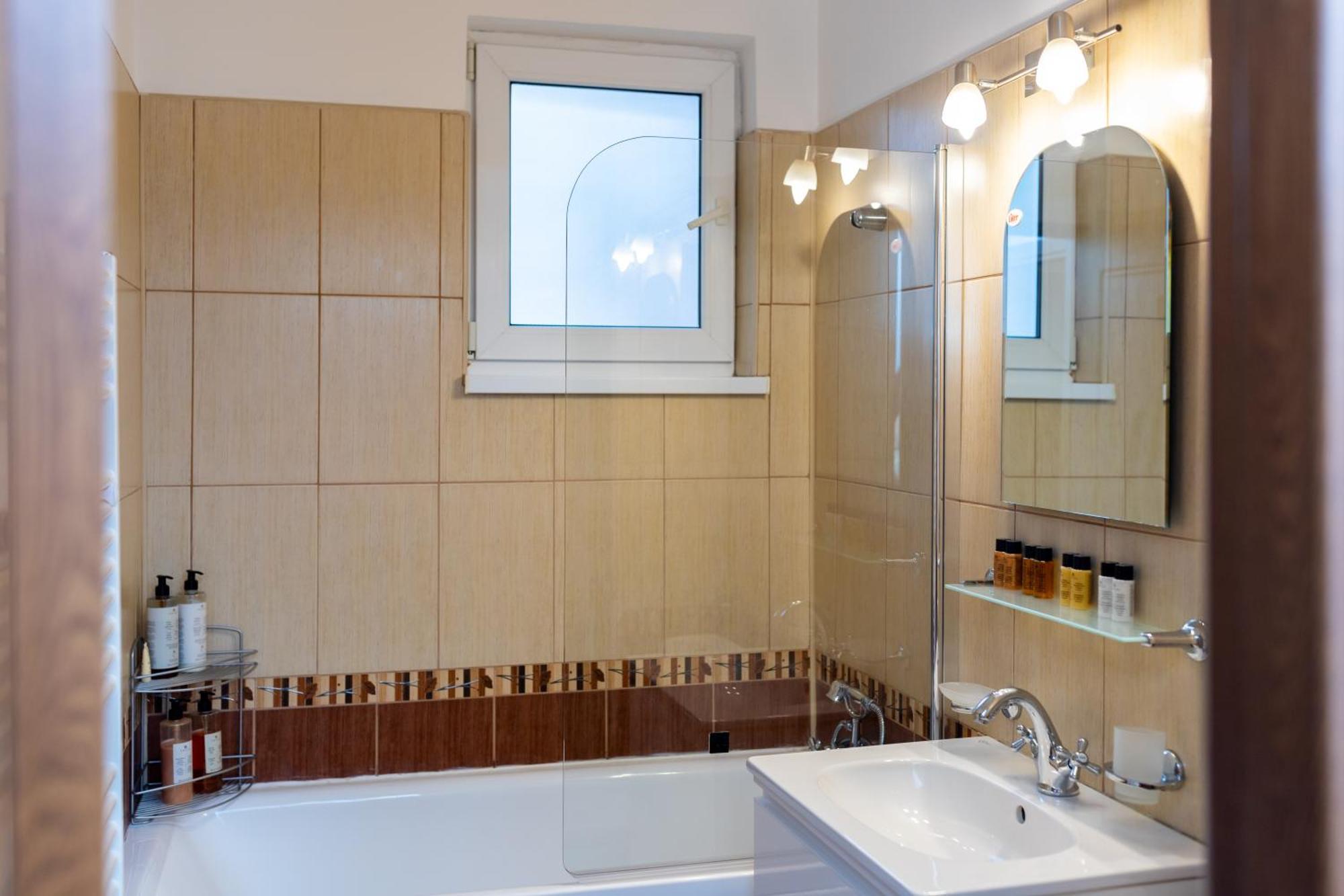 Apartament Octavia Hunedoara Exteriér fotografie