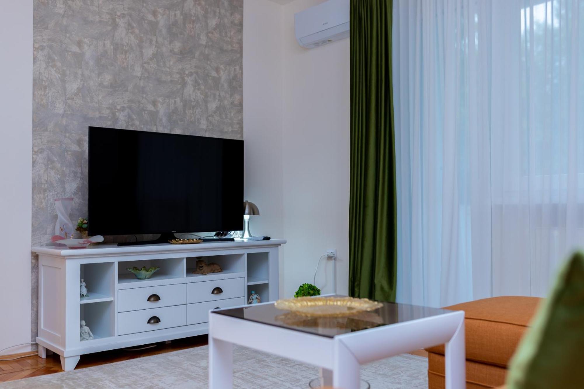 Apartament Octavia Hunedoara Exteriér fotografie